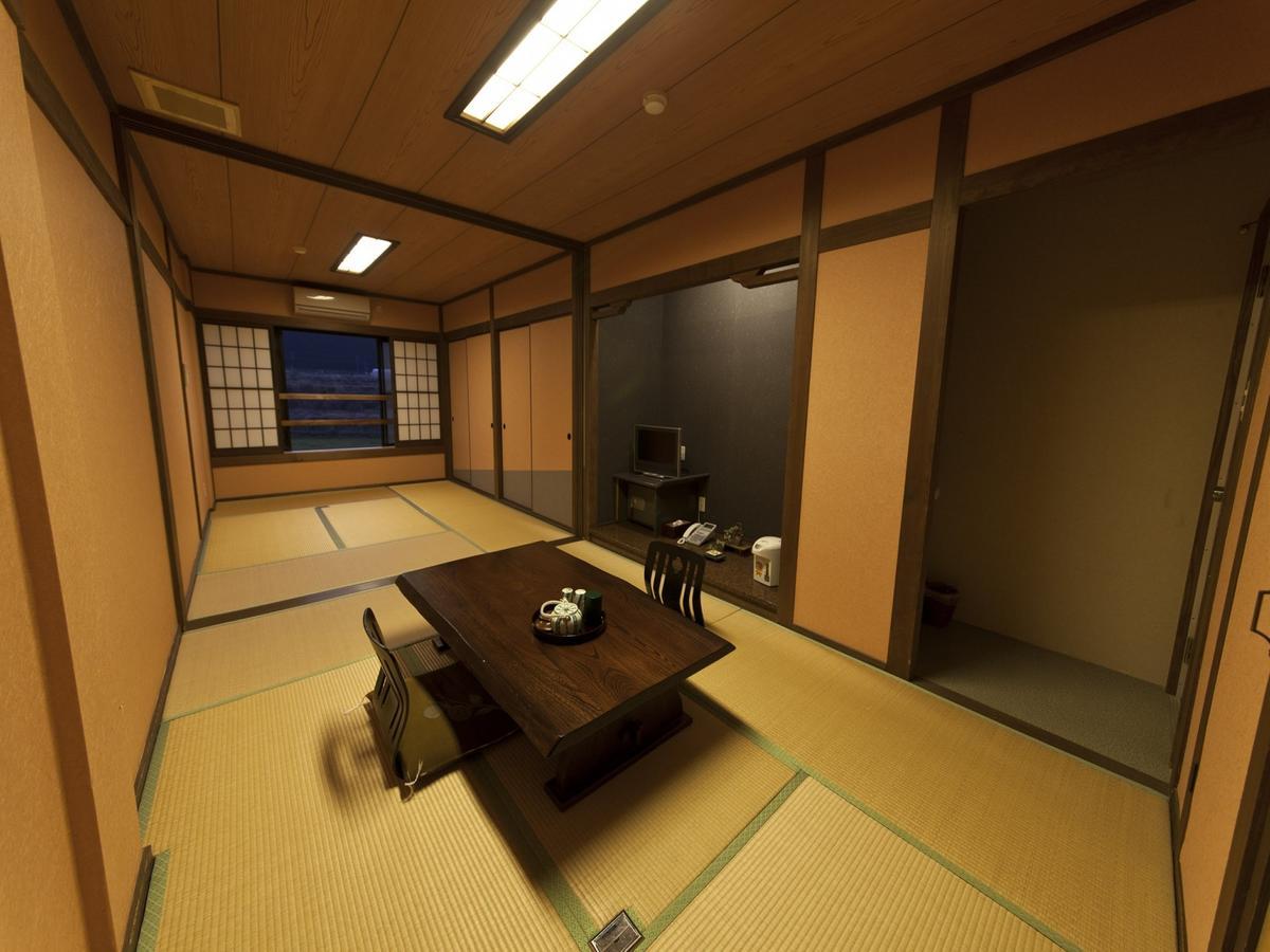Gokuraku Onsen Takumi No Yado Takaharu Exterior foto